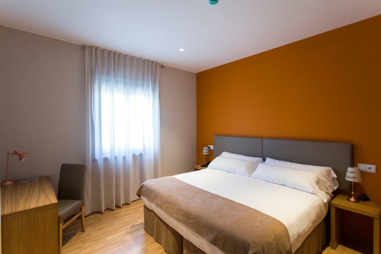 Hotel A Roldana Narón Exteriér fotografie