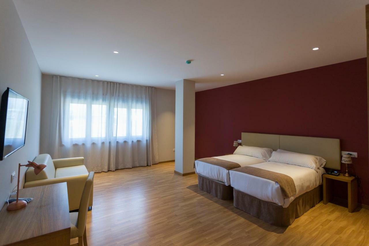 Hotel A Roldana Narón Exteriér fotografie